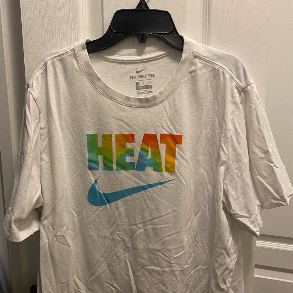 Nike White Tee with Multicolor 'HEAT' Graphic